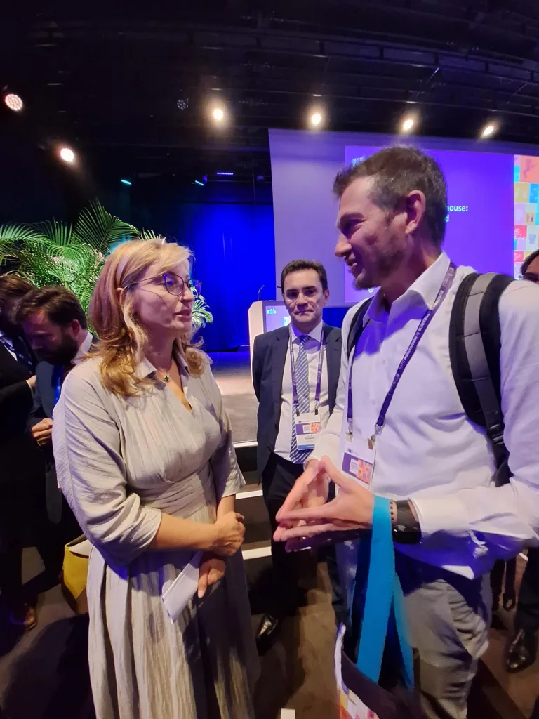 PhotoAF_Commissioner